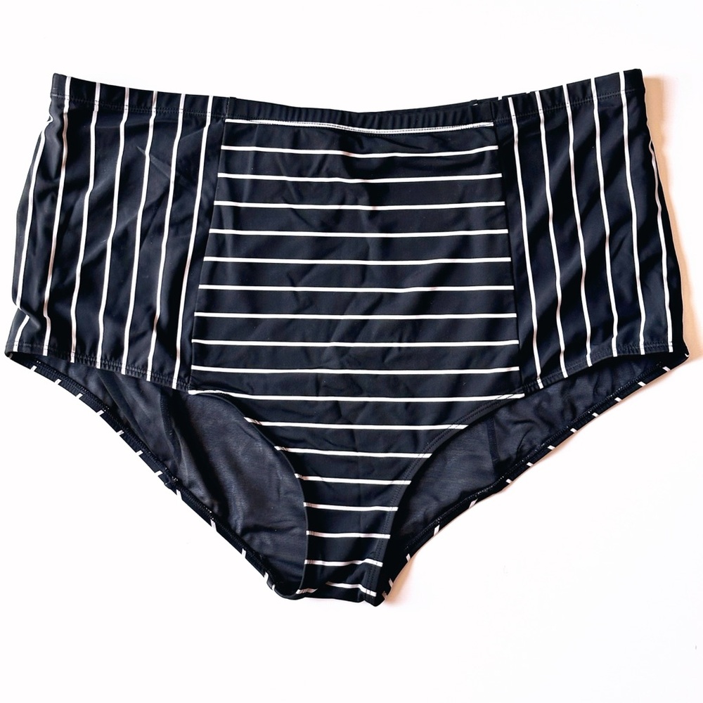 Torrid Plus Size 3 3X Black and White Striped Bikini Set Swim Suit - Picture 3 of 8